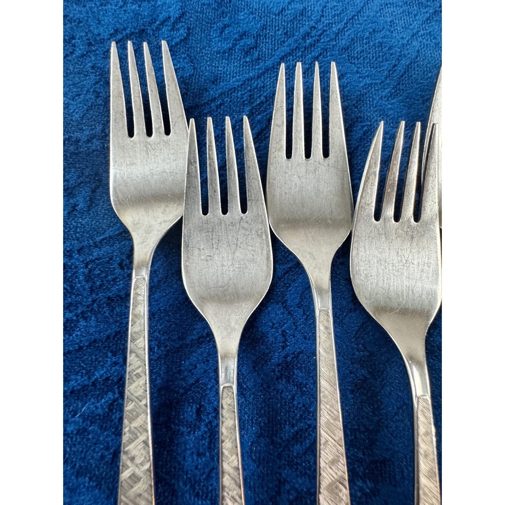 1847 Rogers Bros Carino Silverplate Cocktail Forks Set of 5 Vintage MCM Textured - Picture 5 of 9